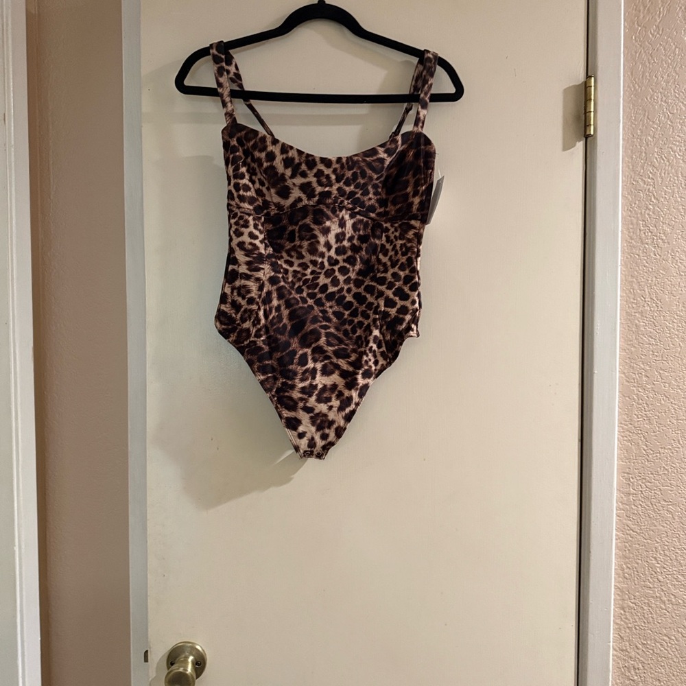 Good American Fierce Leopard Bodysuit sculpting – NWT – Size L